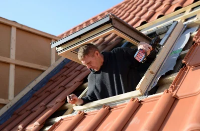 Pose de fenêtres de toit Velux à Peyssies